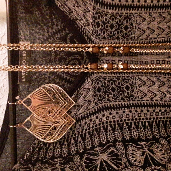 Boho Bundle😀🌸🌼 Earthbound M womens boho poncho/top with earrings and necklace - Picture 3 of 7